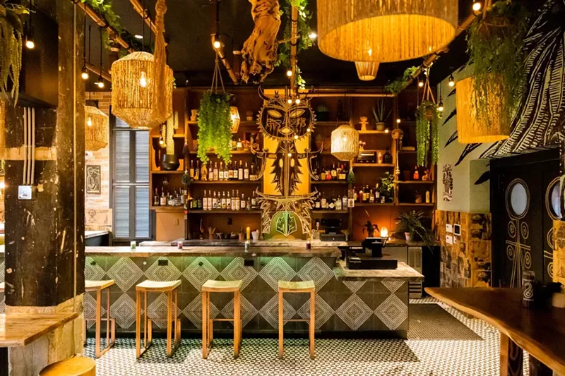 Image: The bar at Hoja at the Generator Miami.