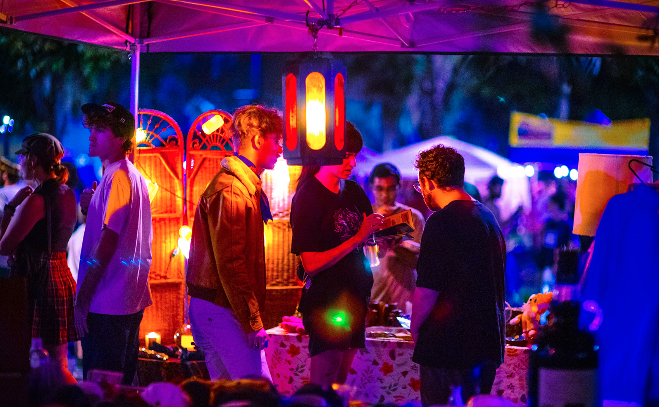 Bazar à la Carte Combines an Artisan Market, Workshops, and Music Under One Roof