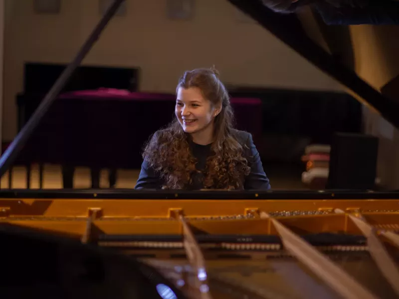 Image: Khrystyna Mykhailichenko, a 16-year-old Ukrainian refugee, will perform in a program of Young Virtuosos.