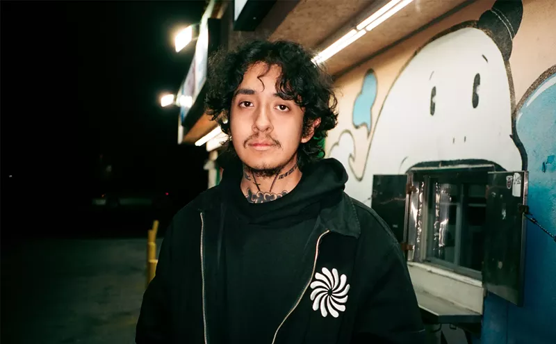 Image: Cuco Is the Spanglish-Crooning, Multicultural Hero Indie-Pop Deserves