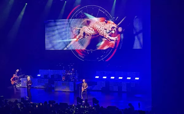 Image: Def Leppard Delivered All Rock, No Relic Performance at Hard Rock Live