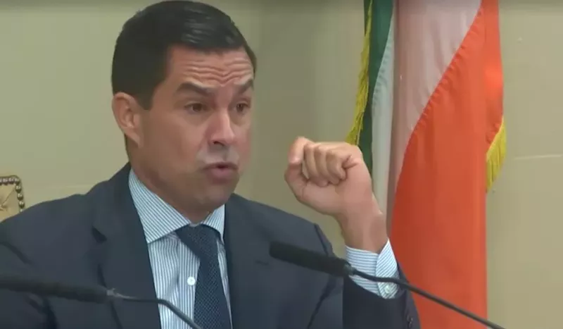 Image: Coral Gables mayor Vince Lago spars with a Miami-Dade Fire Rescue union president over Little Gables annexation at an Aug. 24 commission meeting.