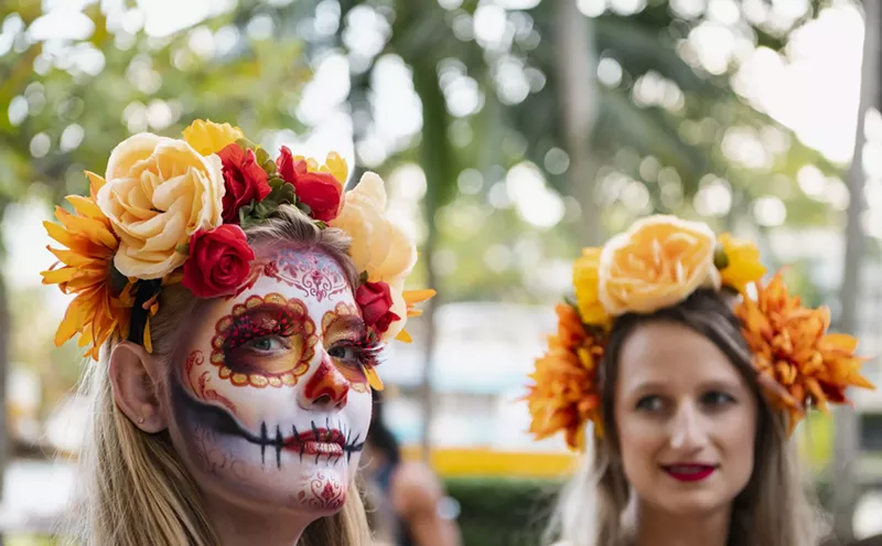 Image: Floods Can't Keep the Florida Day of the Dead Celebration Down
