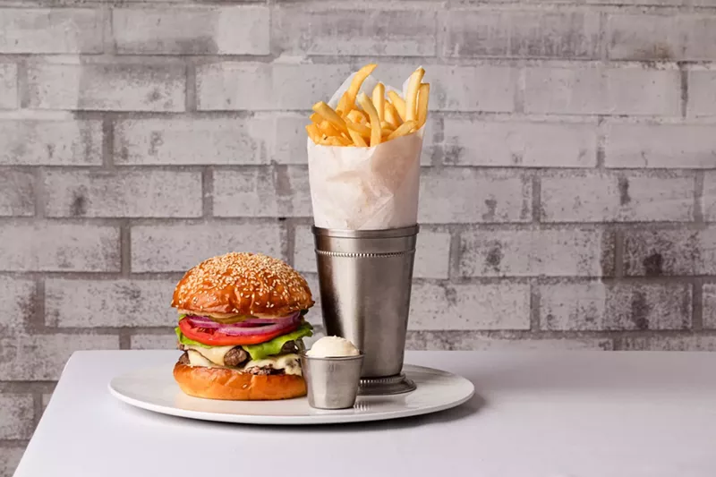 Image: The heart of Grand Central: a classic burger