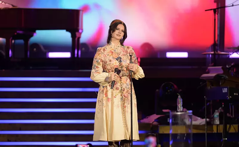 Image: Lana Del Rey Illuminates South Florida Once Again With Her Sad-Girl Magic