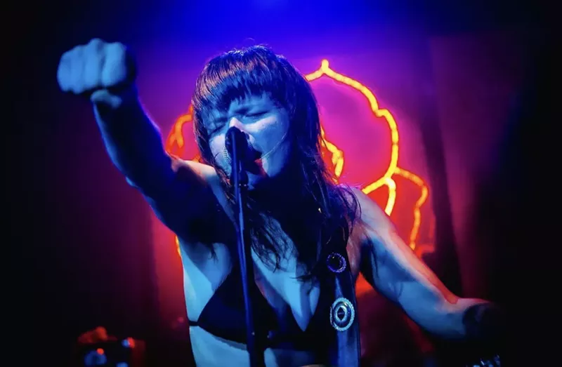 Image: Thelma and the Sleaze performing at Las Rosas in 2018.