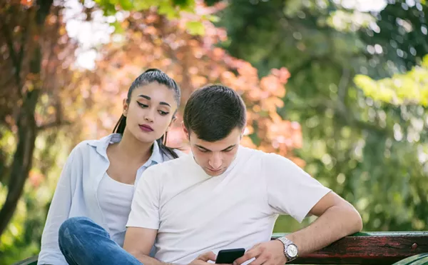 Image: Miami Has the Worst Phone Etiquette in the Country — And We Admit It