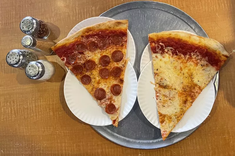Image: Fifty years later, Steve's Pizza in North Miami promises a slice of authenticity that's hard to find elsewhere, making it a true institution in every sense.