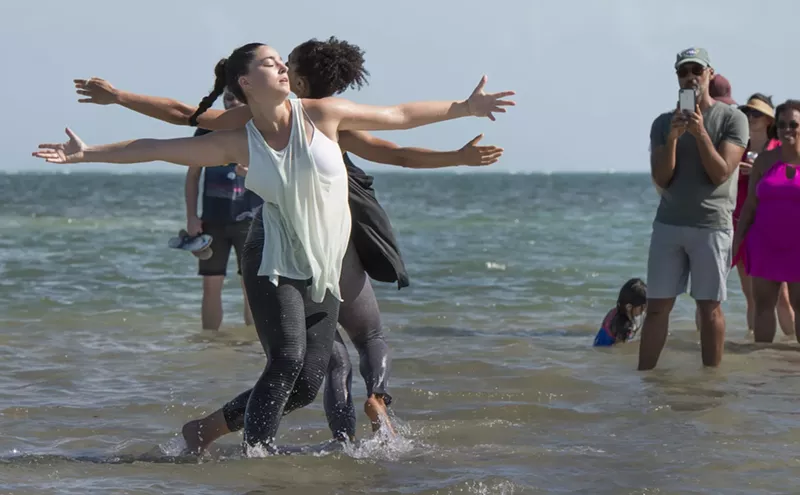 Image: National Water Dance Brings Movement Choir to Crandon Park