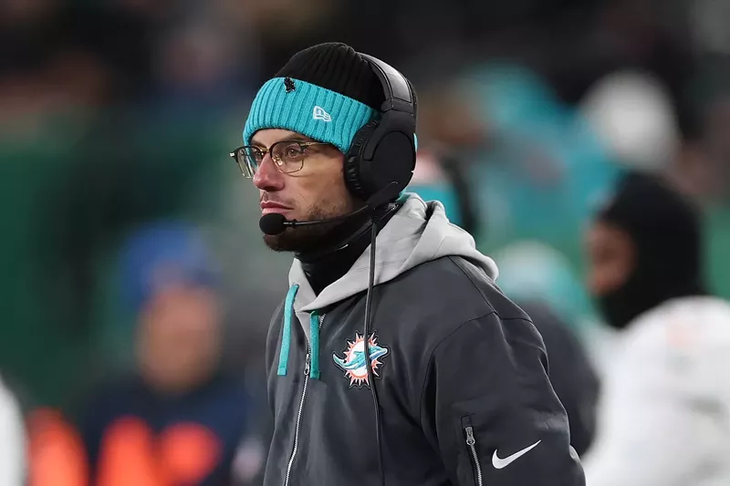 Image: Head coach Mike McDaniel of the Miami Dolphins looks on during the fourth quarter against the New York Jets at MetLife Stadium on January 05, 2025, in East Rutherford, New Jersey.