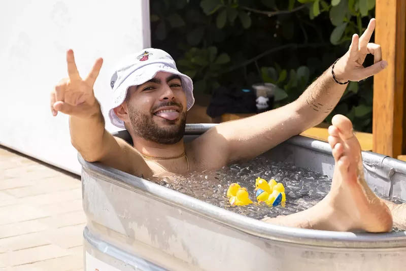 Image: Man in a tub full of water and ice
