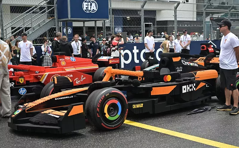 Image: Photos: Celebs, Superstar Drivers at the Formula 1 Miami Grand Prix 2025