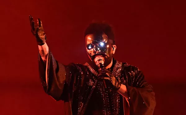 Image: Review: The Weeknd Delivers a Theatrical Show for Miami Fans
