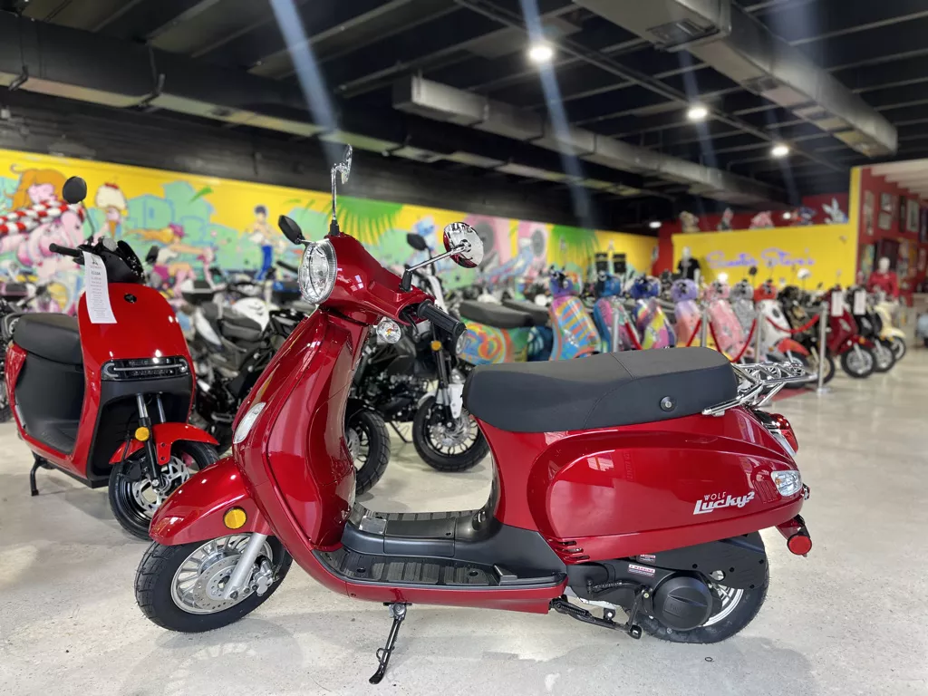 Scooter Steve's BEST SCOOTER Giveaway celebrating their BEST OF MIAMI