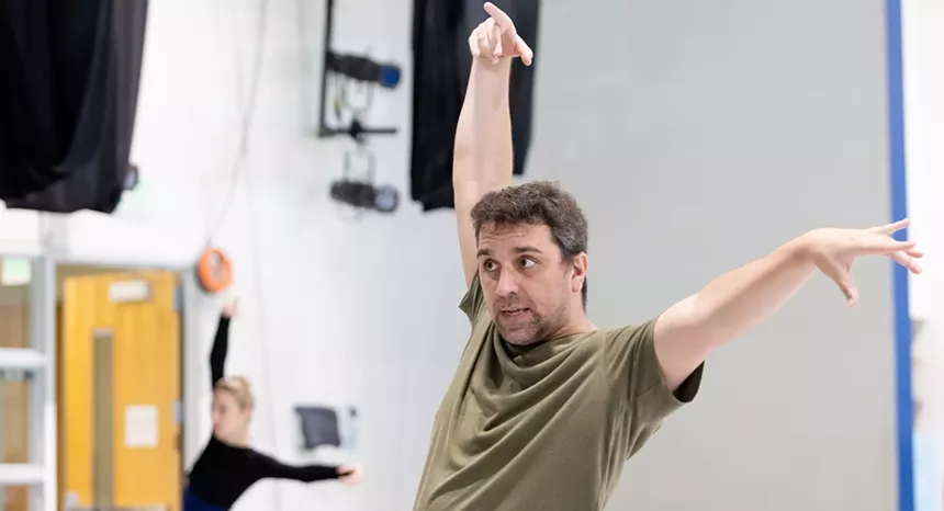 Choreographer Ricardo Amarante rehearsing Delight
