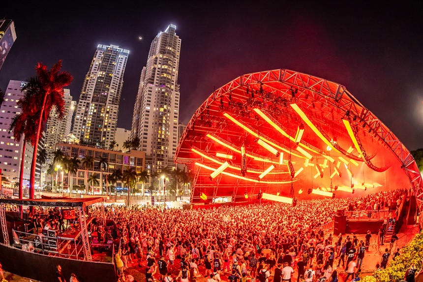 A huge crowd gathered at the Resistance Megastructure at Ultra Music Festival
