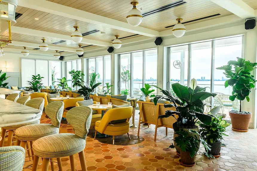 A dining room