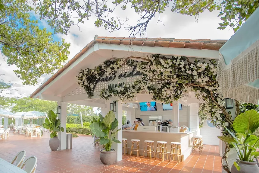 an outdoor dining area