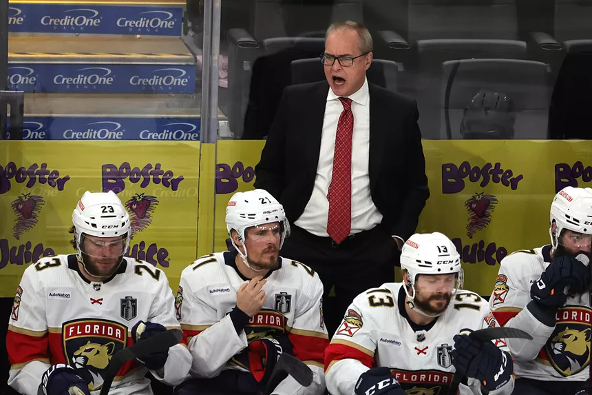 Panthers coach Paul Maurice makes an angry grimace during a 2023 Stanley Cup game.