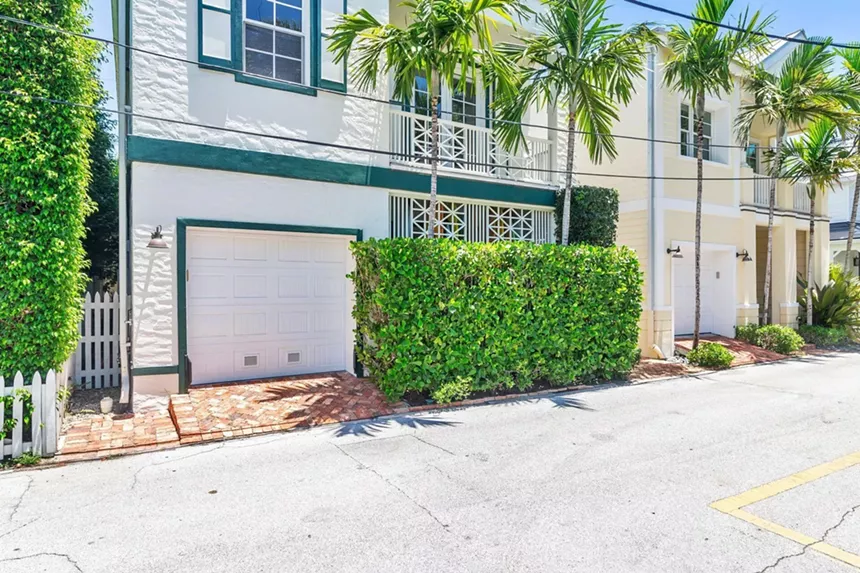 Exterior of Jimmy Buffett's property