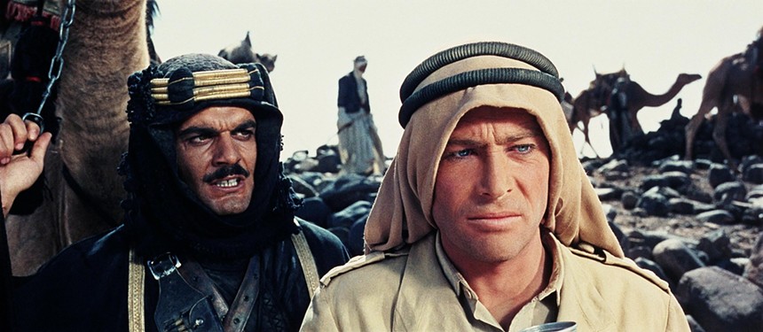 Still of Omar Sharif and Peter O'Toole in Lawrence of Arabia