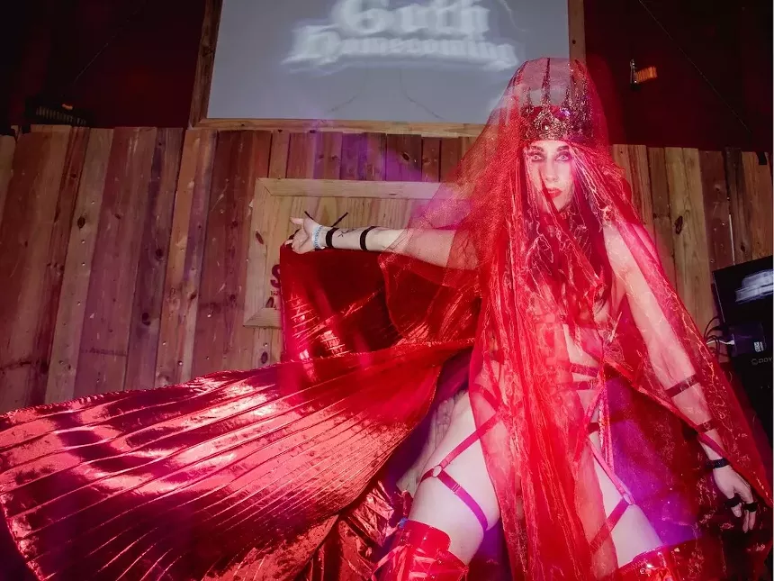 A burlesque performer at Goth Homecoming