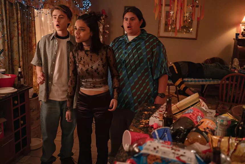 Still of Jaeden Martell, Rachel Ziegler, and Julian Dennison in Y2K