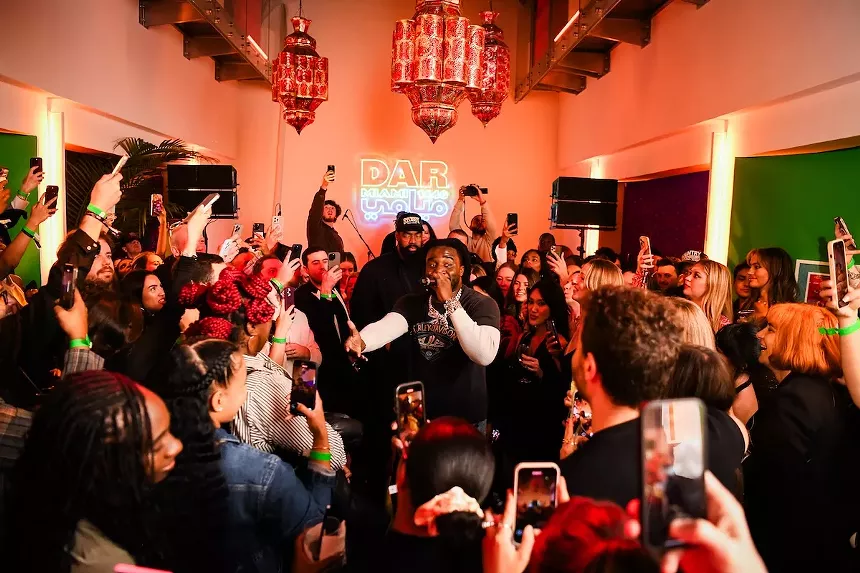 Shaboozey performing onstage at Dar Miami 1446