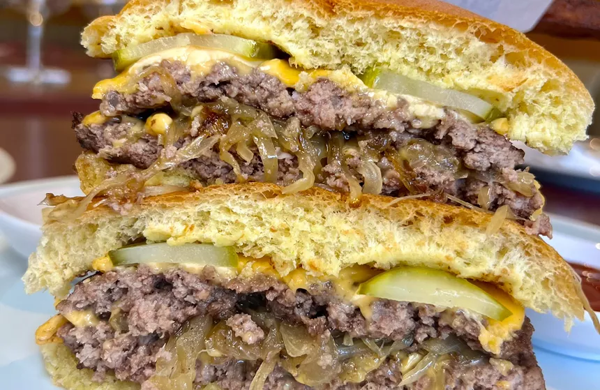 a cheeseburger