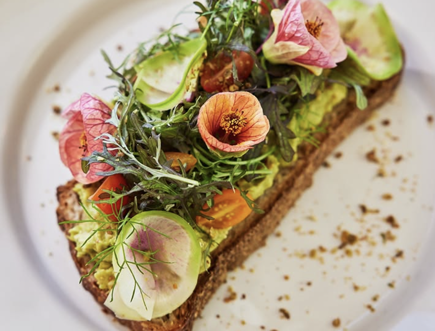 avoacado toast with toppings