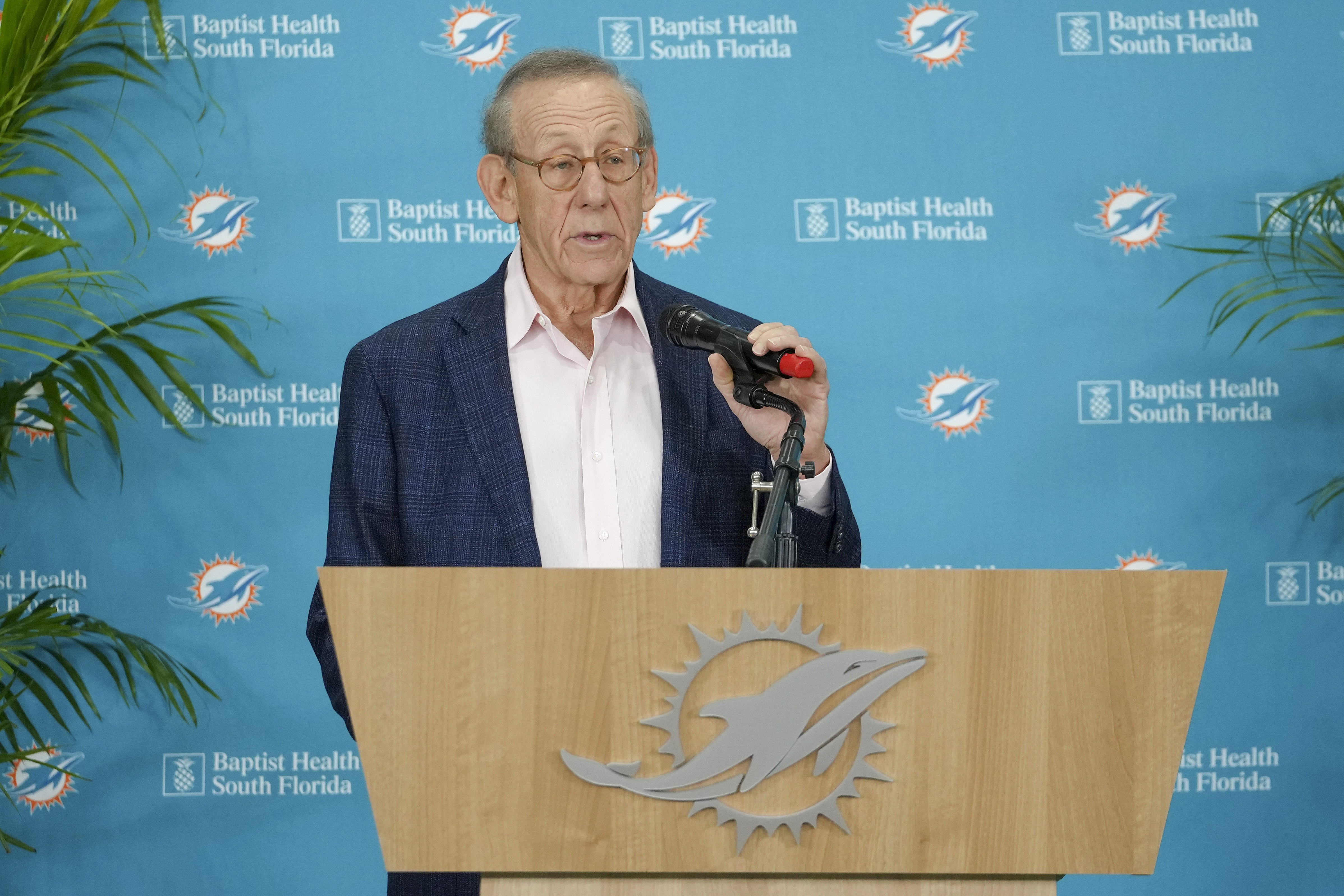 The Miami Dolphins Are Worth $4.6 Billion, and Jennifer Ross Must Be Very  Happy