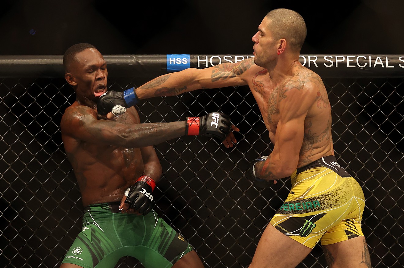 Alex Pereira battles Israel Adesanya during their Middleweight fight at UFC 281 at Madison Square Garden on November 12, 2022 in New York City.