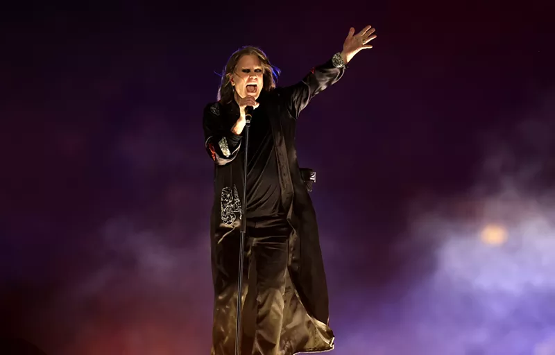 Image: Picture of a heavy metal singer performing on stage