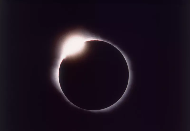 Image: Color photo of the so-called diamond ring stage of a total solar eclipse as seen from Guadaloupe on February 26, 1998